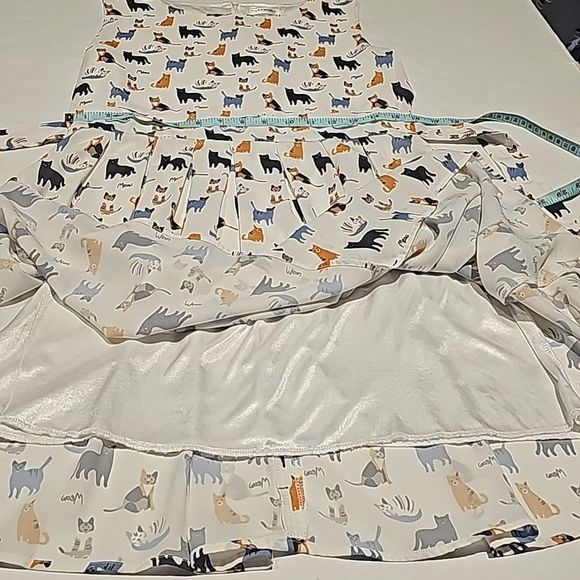 Calling all cat lovers!classic style dress with cats everywhere!size medium - Picture 10 of 12